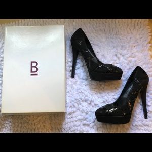 Black BAKERS heel. Size 7.5